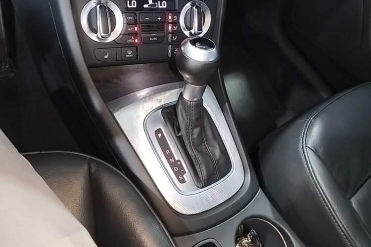 Used Audi Q3 2015 35 TFSI Comfort Model Gear Lever