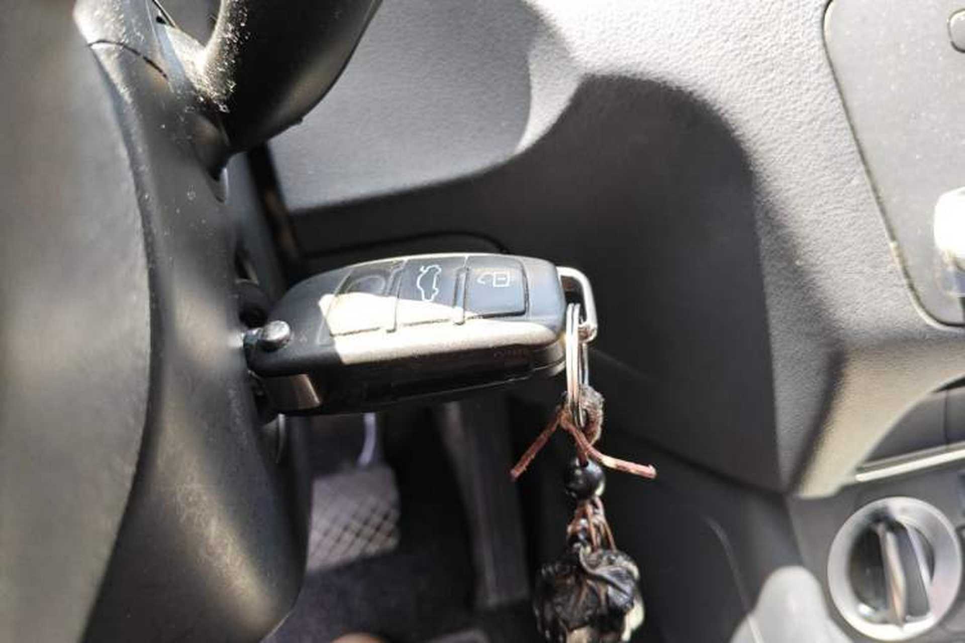 Used Audi Q3 2015 30 TFSI Ambition Edition Gear Lever