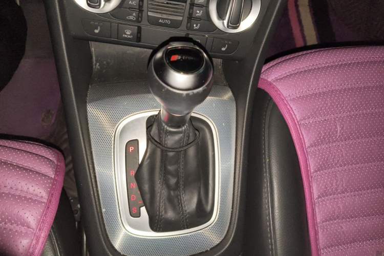 Used Audi Q3 2015 35 TFSI quattro Technology Edition Gear Lever