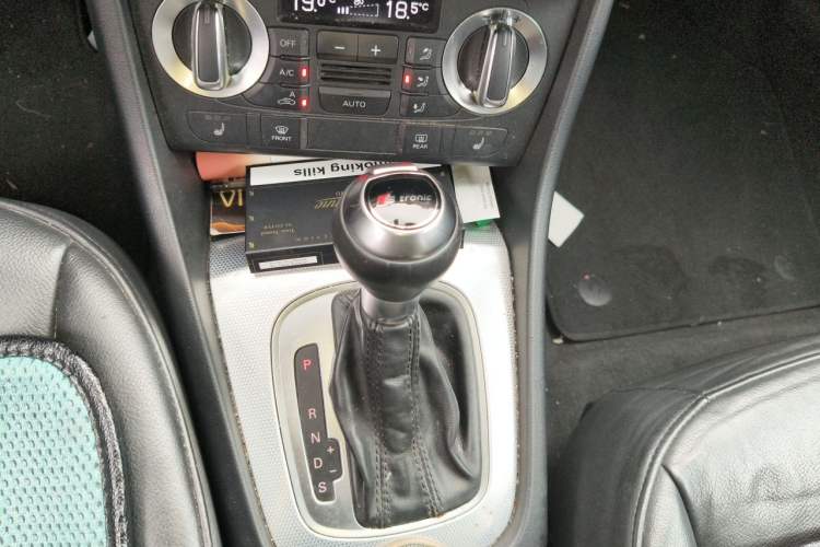Used Audi Q3 2015 35 TFSI quattro Technology Edition Gear Lever