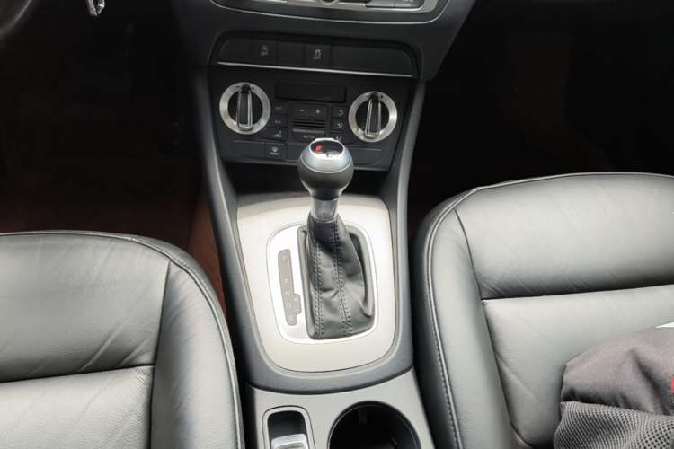 Used Audi Q3 2015 35 TFSI Millionth Anniversary Intelligent Edition Gear Lever