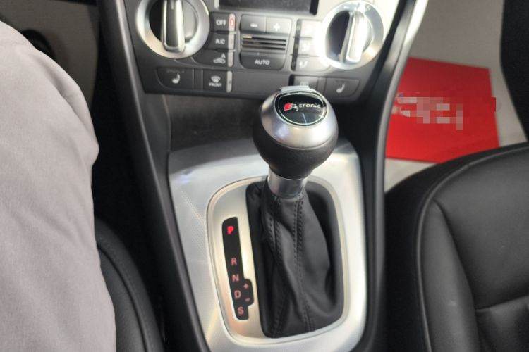 Used Audi Q3 2015 35 TFSI quattro Millionth Anniversary Edition Gear Lever