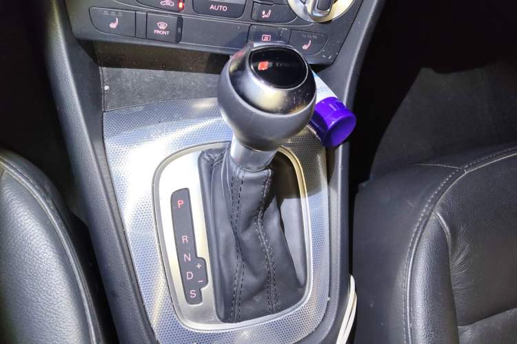Used Audi Q3 2015 35 TFSI quattro Technology Edition Gear Lever