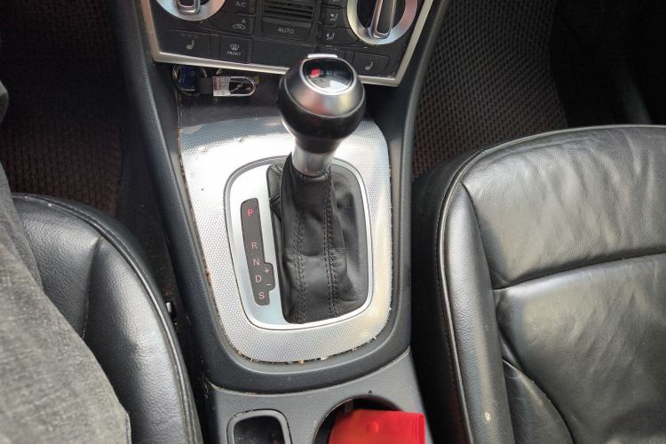 Used Audi Q3 2015 35 TFSI Comfort Model Gear Lever