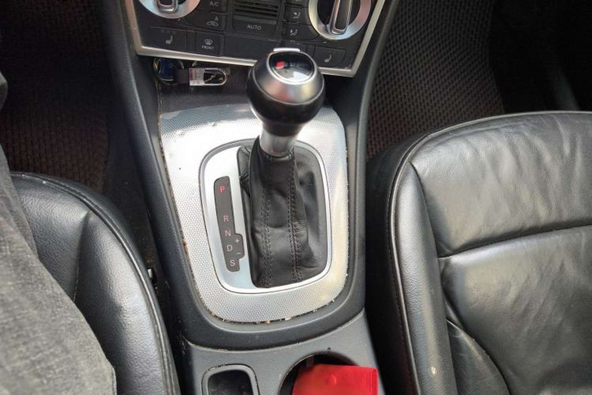 Used Audi Q3 2015 35 TFSI Comfort Model Gear Lever