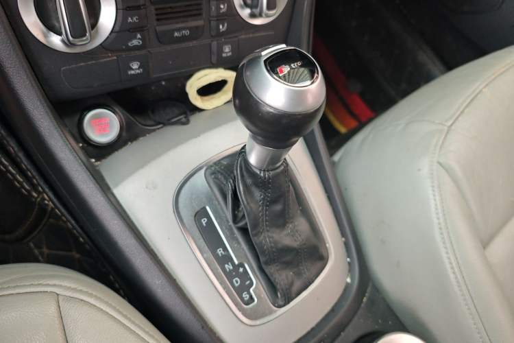 Used Audi Q3 2015 35 TFSI Ambition Edition Gear Lever