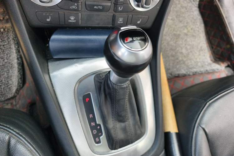 Used Audi Q3 2015 35 TFSI quattro Technology Edition Gear Lever
