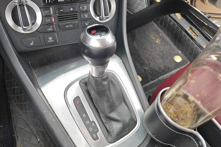 Used Audi Q3 2015 35 TFSI Comfort Model Gear Lever