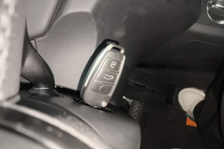 Used Audi Q3 2015 30 TFSI Comfort Model Gear Lever