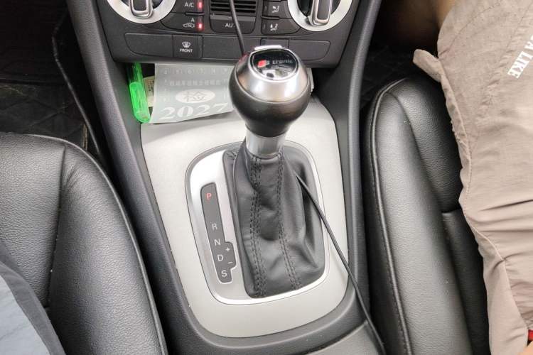 Used Audi Q3 2015 35 TFSI Millionth Anniversary Intelligent Edition Gear Lever