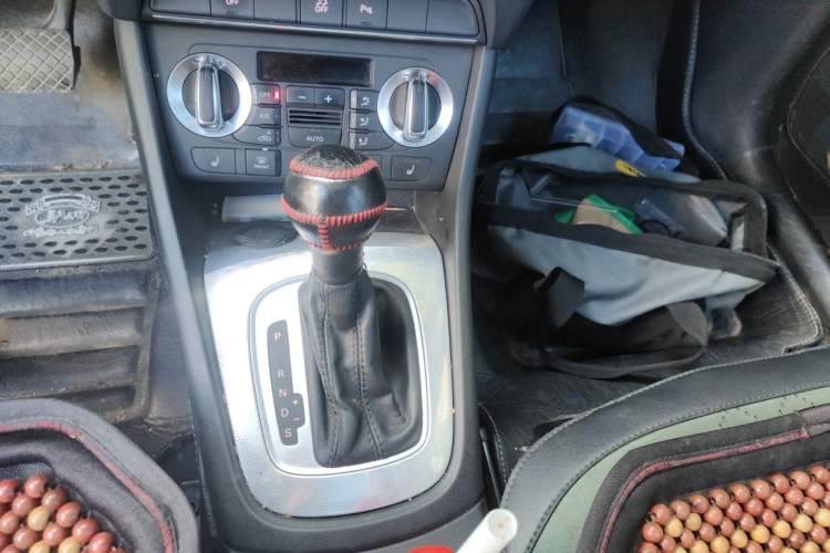 Used Audi Q3 2015 35 TFSI Comfort Model Gear Lever