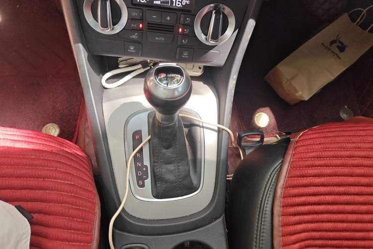 Used Audi Q3 2015 30 TFSI Ambition Edition Gear Lever