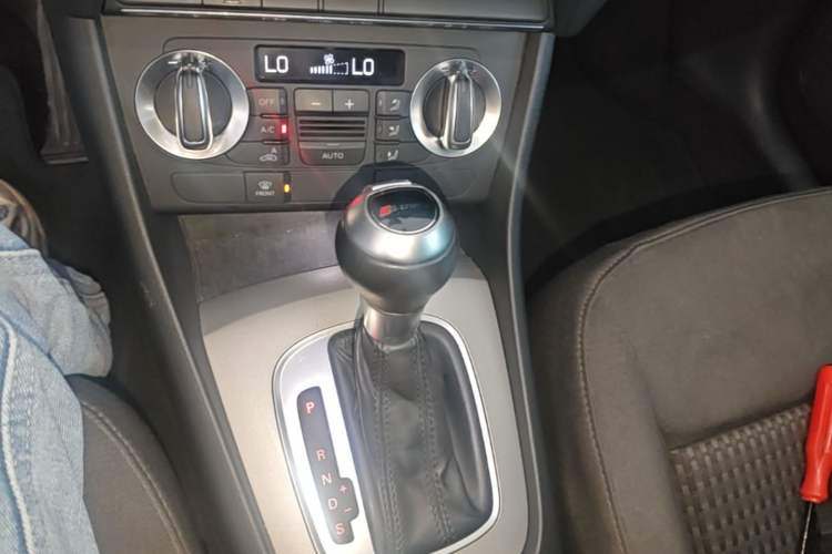 Used Audi Q3 2015 35 TFSI Millionth Anniversary Intelligent Edition Gear Lever