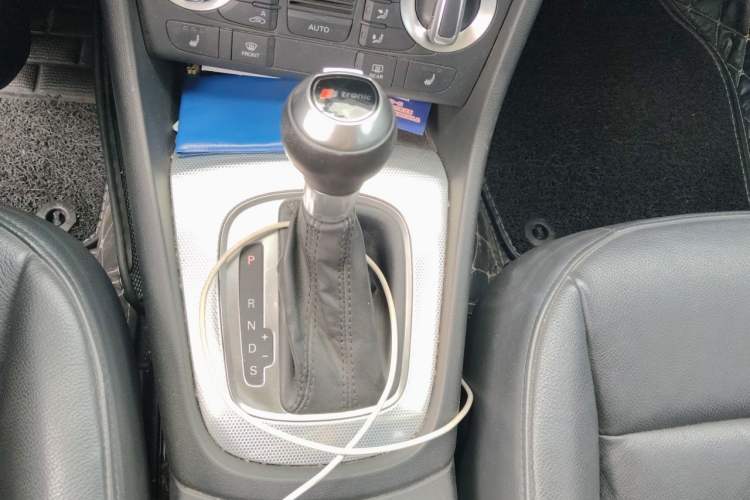 Used Audi Q3 2015 35 TFSI Comfort Model Gear Lever