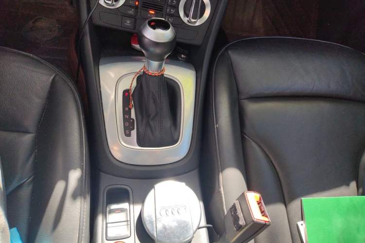 Used Audi Q3 2015 30 TFSI Comfort Model Gear Lever