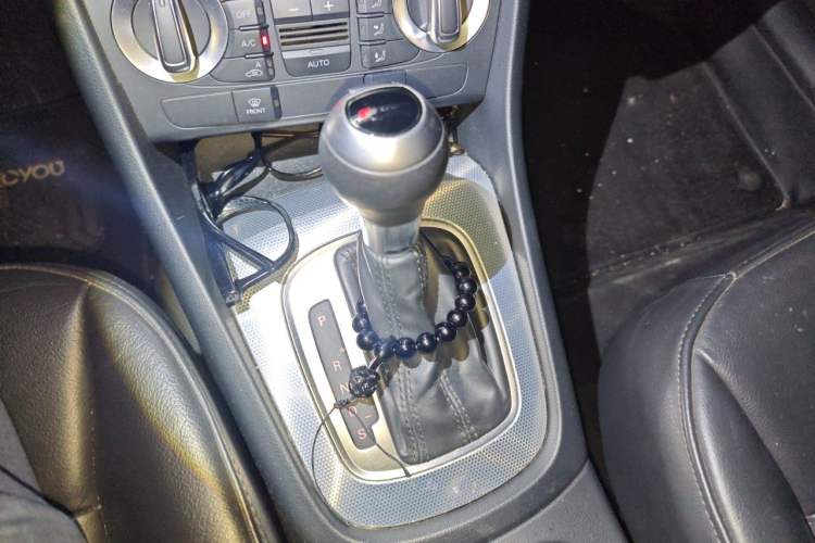 Used Audi Q3 2015 30 TFSI Comfort Model Gear Lever