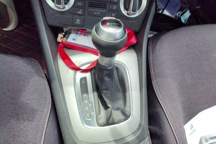 Used Audi Q3 2015 30 TFSI Ambition Edition Gear Lever