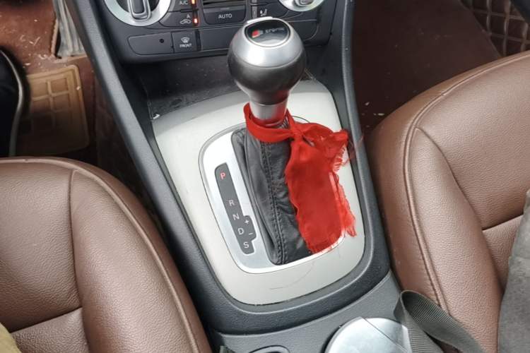 Used Audi Q3 2015 35 TFSI Ambition Edition Gear Lever