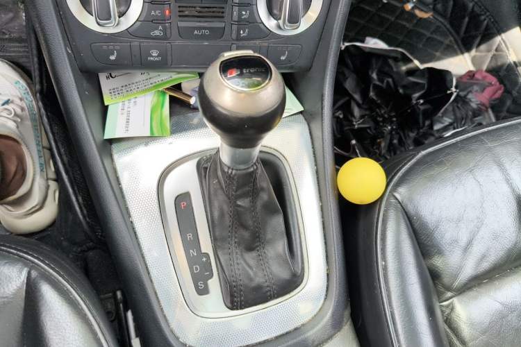 Used Audi Q3 2015 35 TFSI Comfort Model Gear Lever