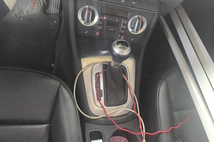 Used Audi Q3 2015 35 TFSI Comfort Model Gear Lever