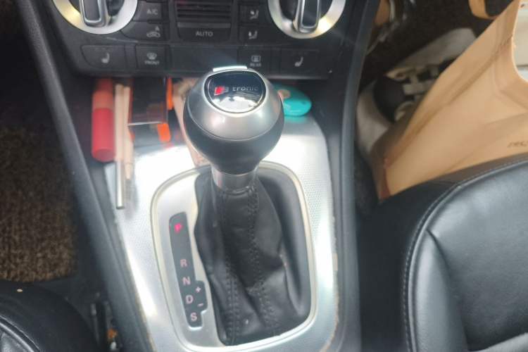 Used Audi Q3 2015 35 TFSI Comfort Model Gear Lever
