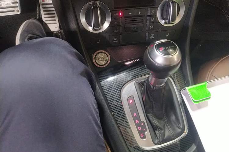Used Audi Q3 2015 35 TFSI quattro Technology Edition Gear Lever