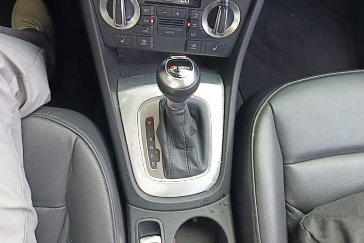 Used Audi Q3 2015 35 TFSI Comfort Model Gear Lever