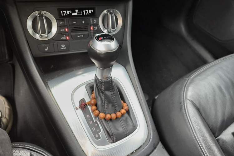 Used Audi Q3 2015 35 TFSI quattro Technology Edition Gear Lever