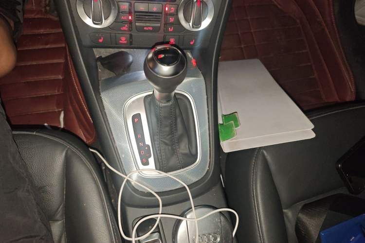 Used Audi Q3 2015 35 TFSI Comfort Model Gear Lever