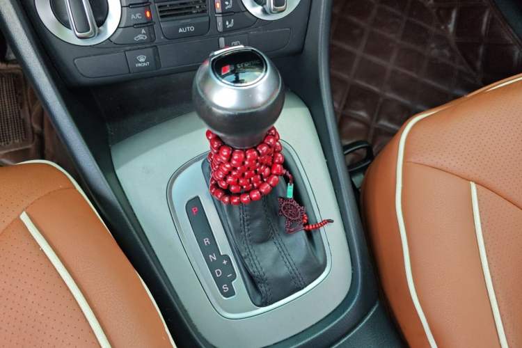 Used Audi Q3 2015 30 TFSI Ambition Edition Gear Lever