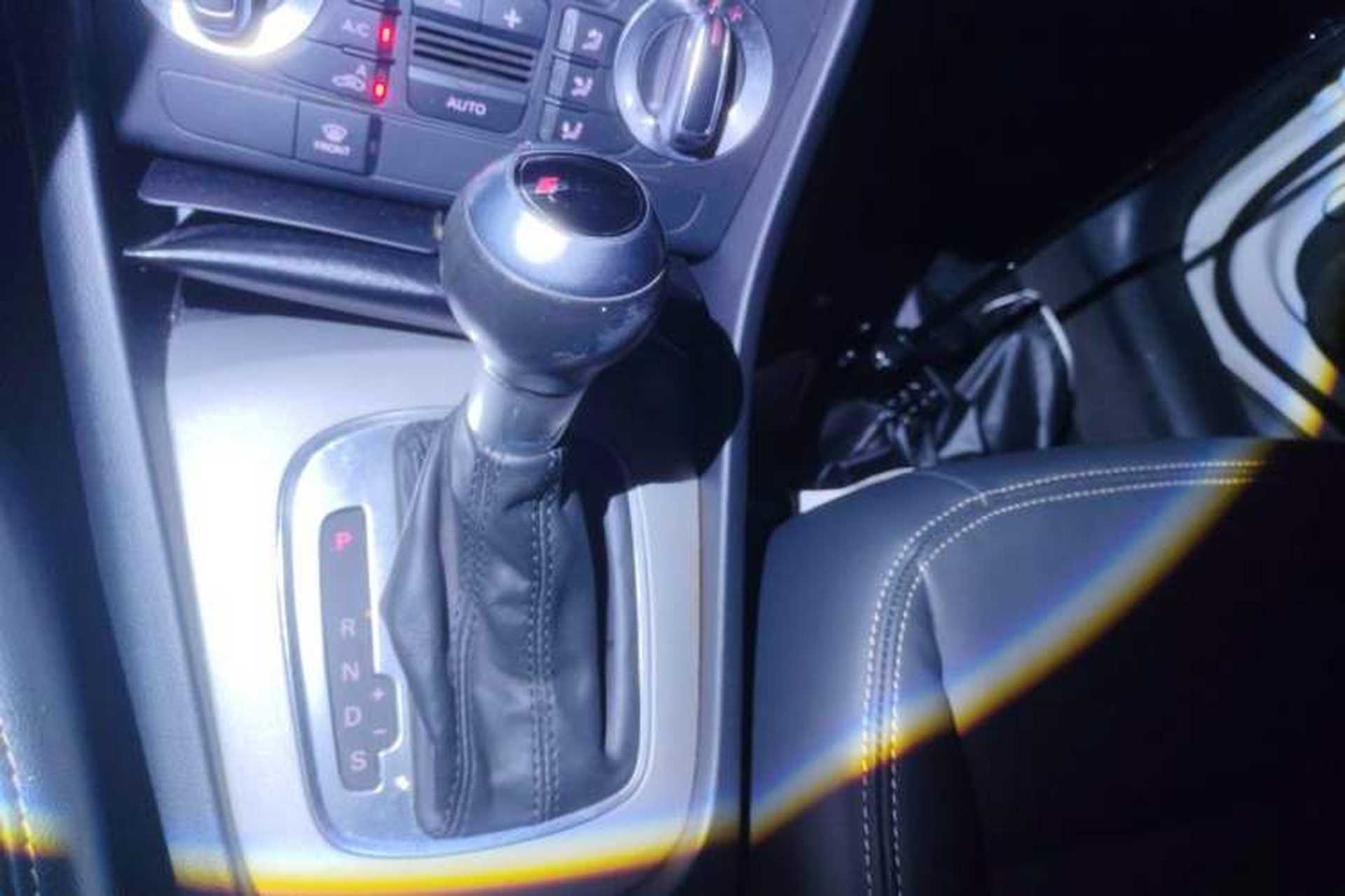 Used Audi Q3 2015 30 TFSI Ambition Edition Gear Lever