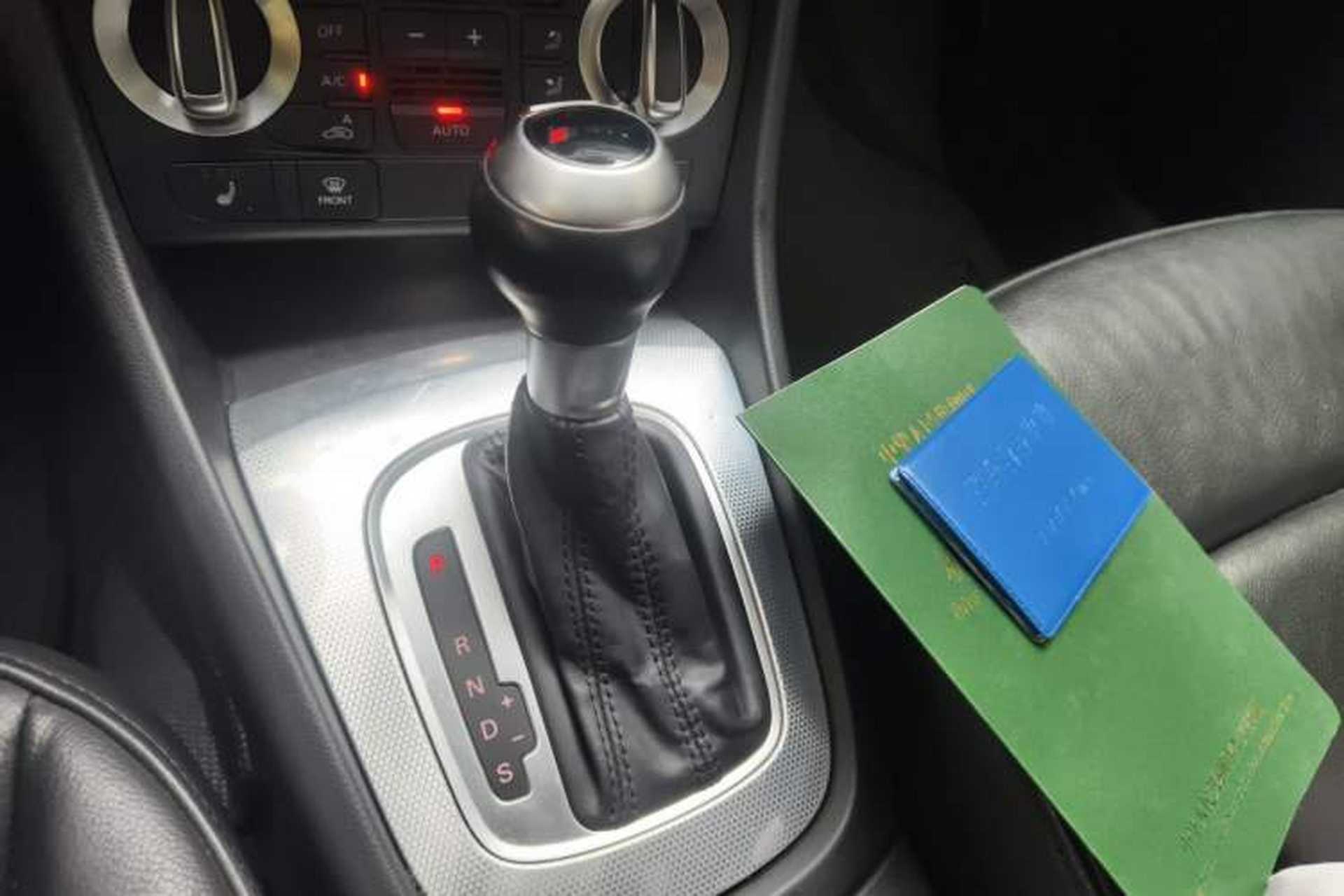 Used Audi Q3 2015 35 TFSI Ambition Edition Gear Lever
