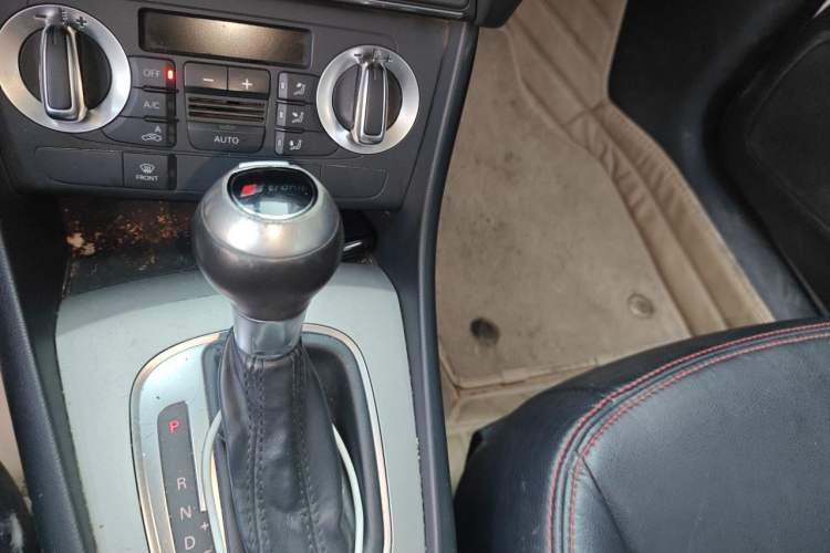 Used Audi Q3 2015 35 TFSI Ambition Edition Gear Lever