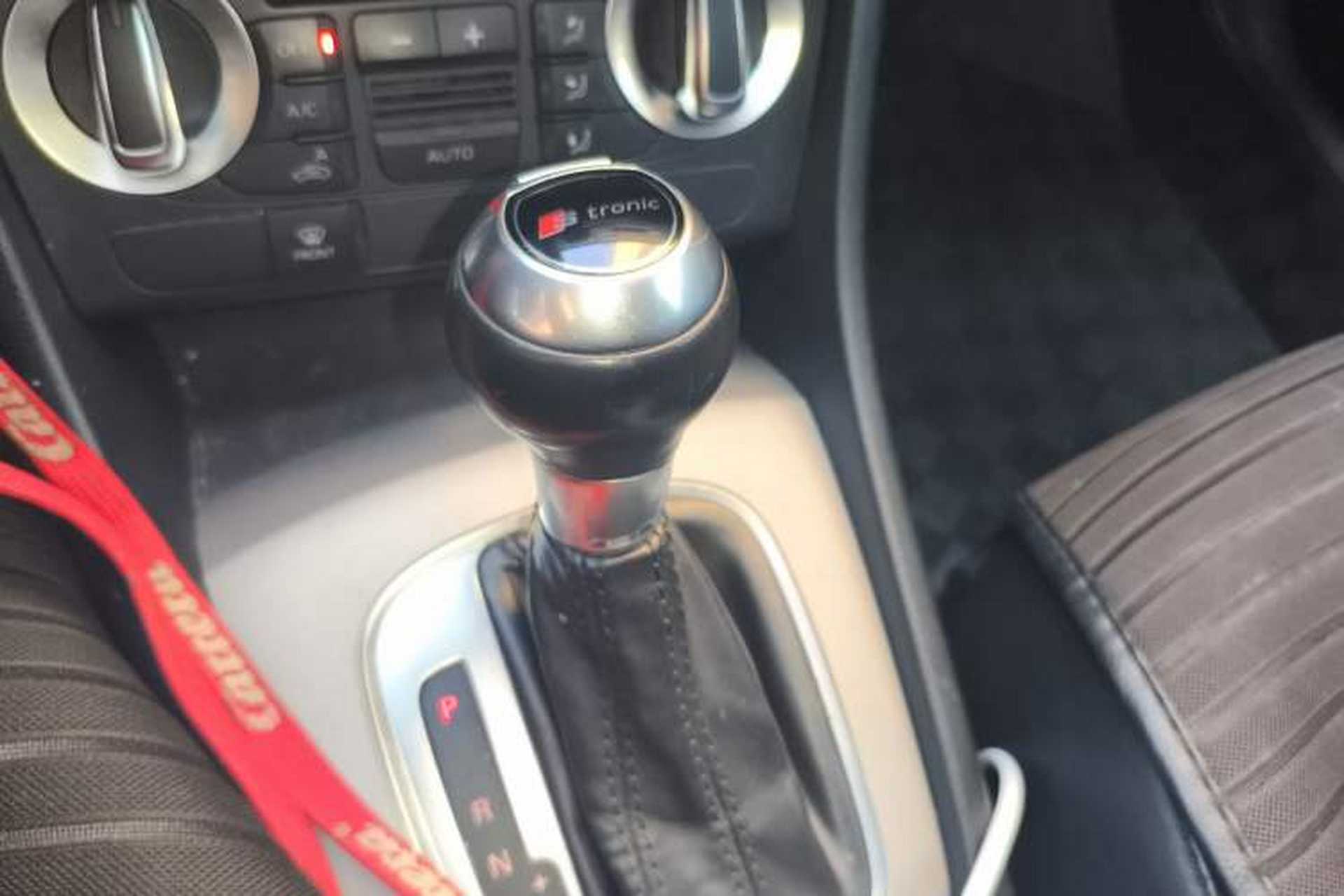 Used Audi Q3 2015 35 TFSI Ambition Edition Gear Lever