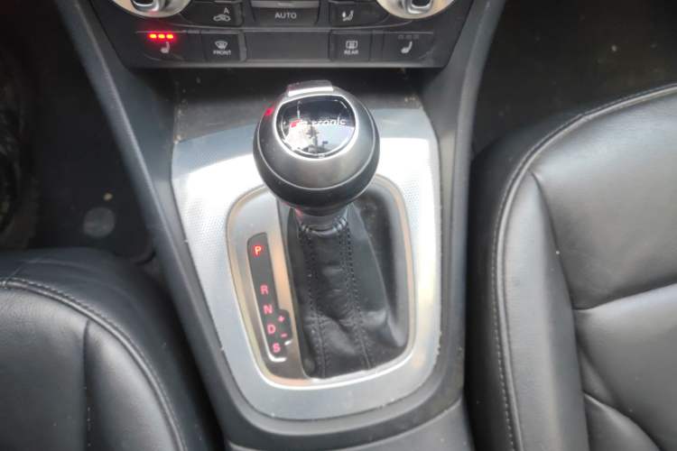 Used Audi Q3 2015 35 TFSI quattro Technology Edition Gear Lever