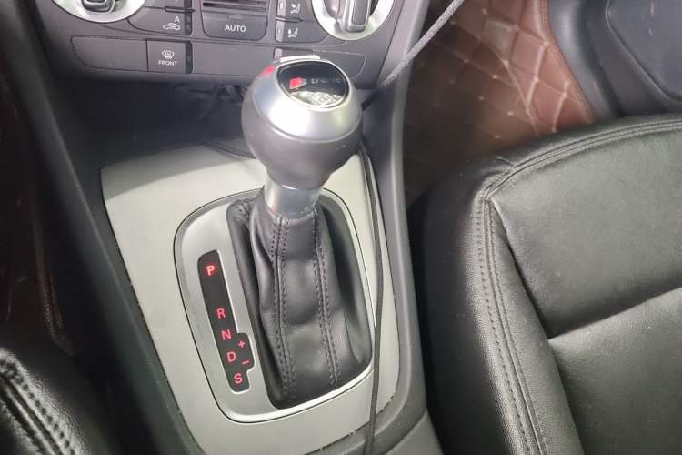 Used Audi Q3 2015 35 TFSI Millionth Anniversary Intelligent Edition Gear Lever