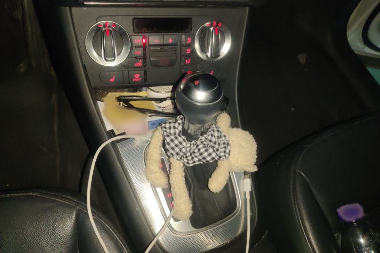 Used Audi Q3 2015 35 TFSI Comfort Model Gear Lever