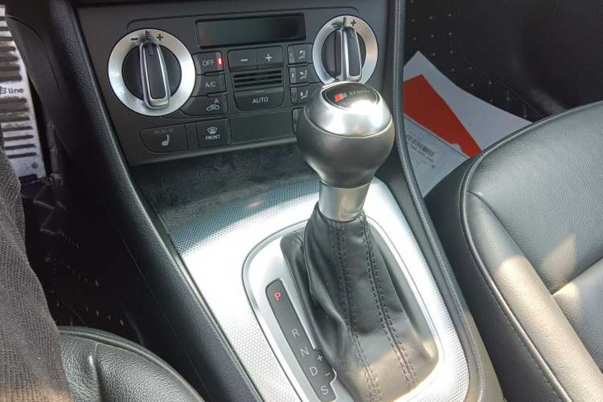 Used Audi Q3 2015 35 TFSI quattro Technology Edition Gear Lever