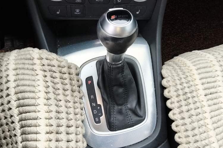 Used Audi Q3 2015 35 TFSI quattro Technology Edition Gear Lever