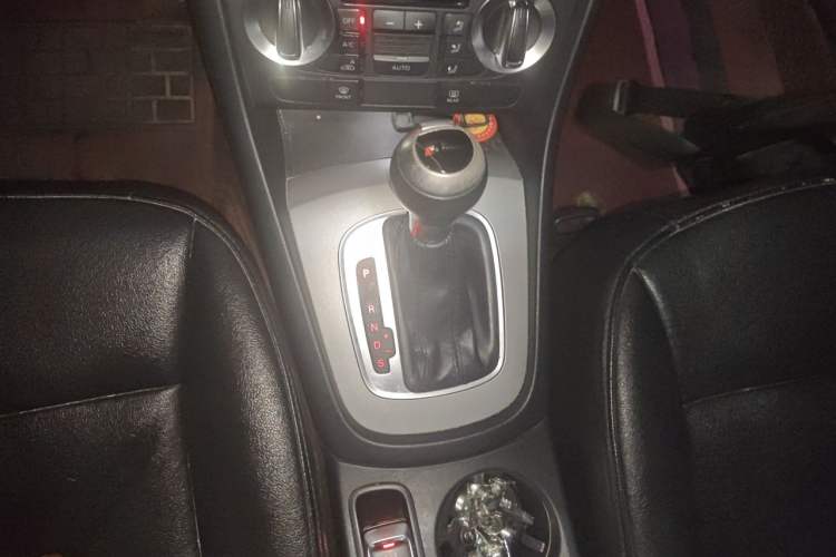 Used Audi Q3 2015 30 TFSI Ambition Edition Gear Lever