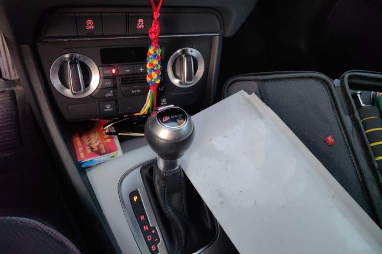Used Audi Q3 2015 30 TFSI Ambition Edition Gear Lever