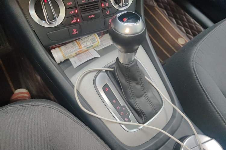 Used Audi Q3 2015 30 TFSI Ambition Edition Gear Lever