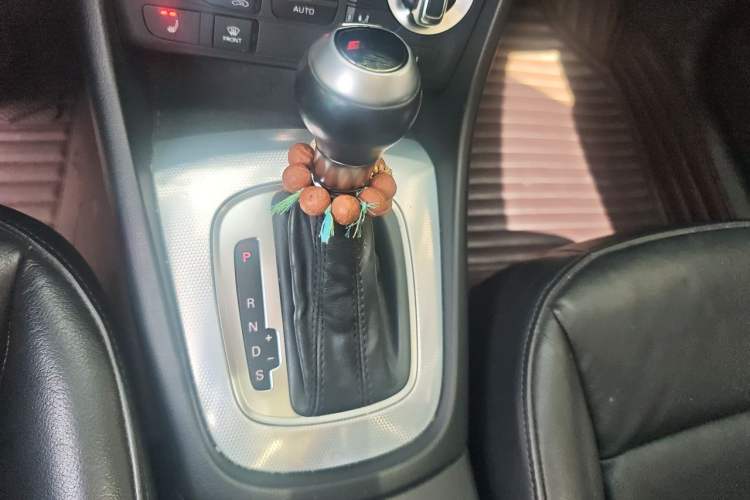 Used Audi Q3 2015 35 TFSI Comfort Model Gear Lever