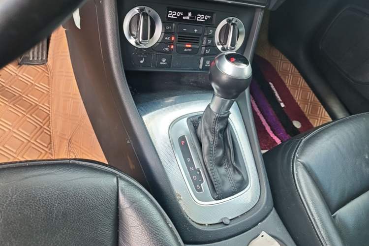 Used Audi Q3 2015 35 TFSI quattro Millionth Anniversary Edition Gear Lever