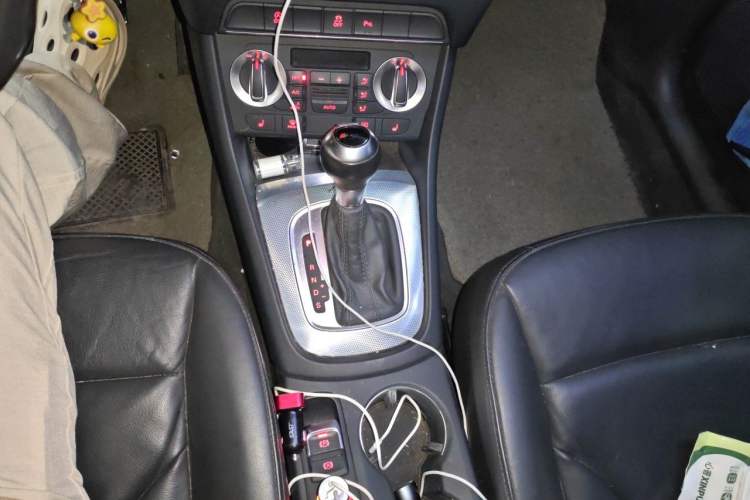 Used Audi Q3 2015 35 TFSI Comfort Model Gear Lever