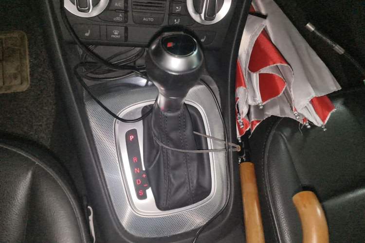 Used Audi Q3 2015 35 TFSI Comfort Model Gear Lever