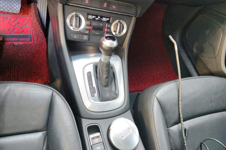 Used Audi Q3 2015 35 TFSI Ambition Edition Gear Lever