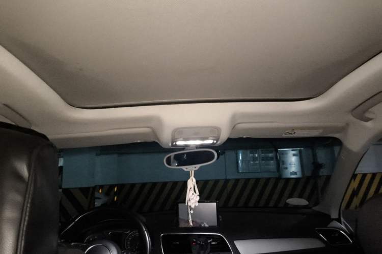 Used Audi Q3 2015 35 TFSI Ambition Edition Headliner