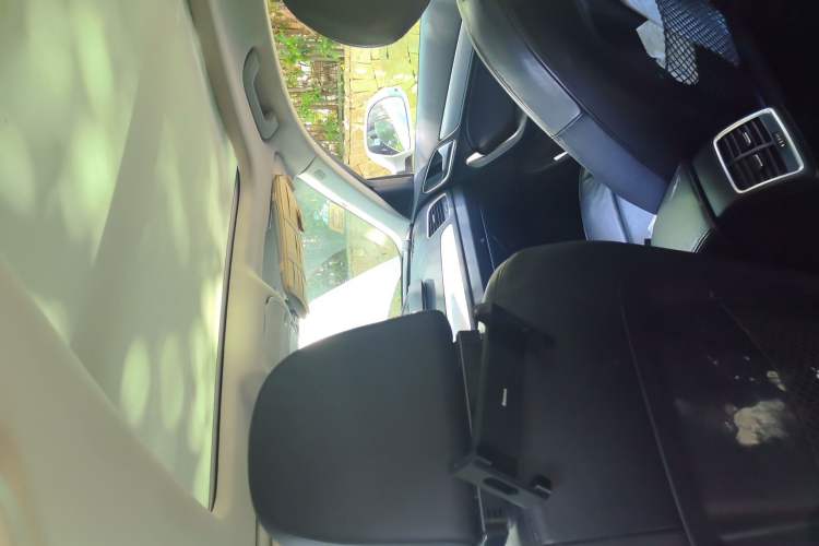 Used Audi Q3 2015 35 TFSI Comfort Model Headliner
