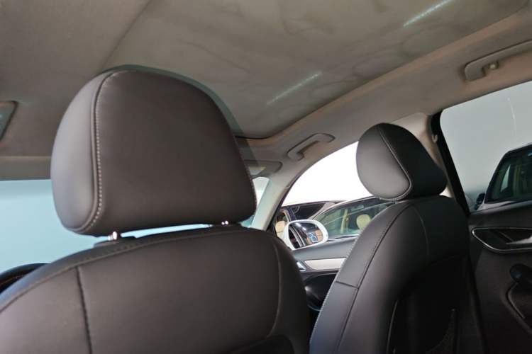 Used Audi Q3 2015 35 TFSI Ambition Edition Headliner